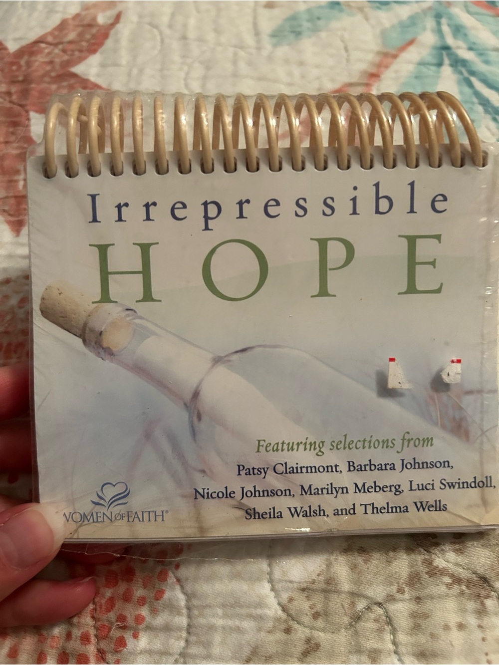 Irrepressible Hope Flip Calendar - Cream & Gold